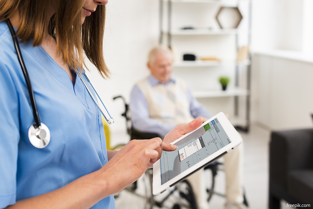 ACCUROviewer: we integrate our software into third-party nursing home management programs in order to optimize the work of the healthcare team